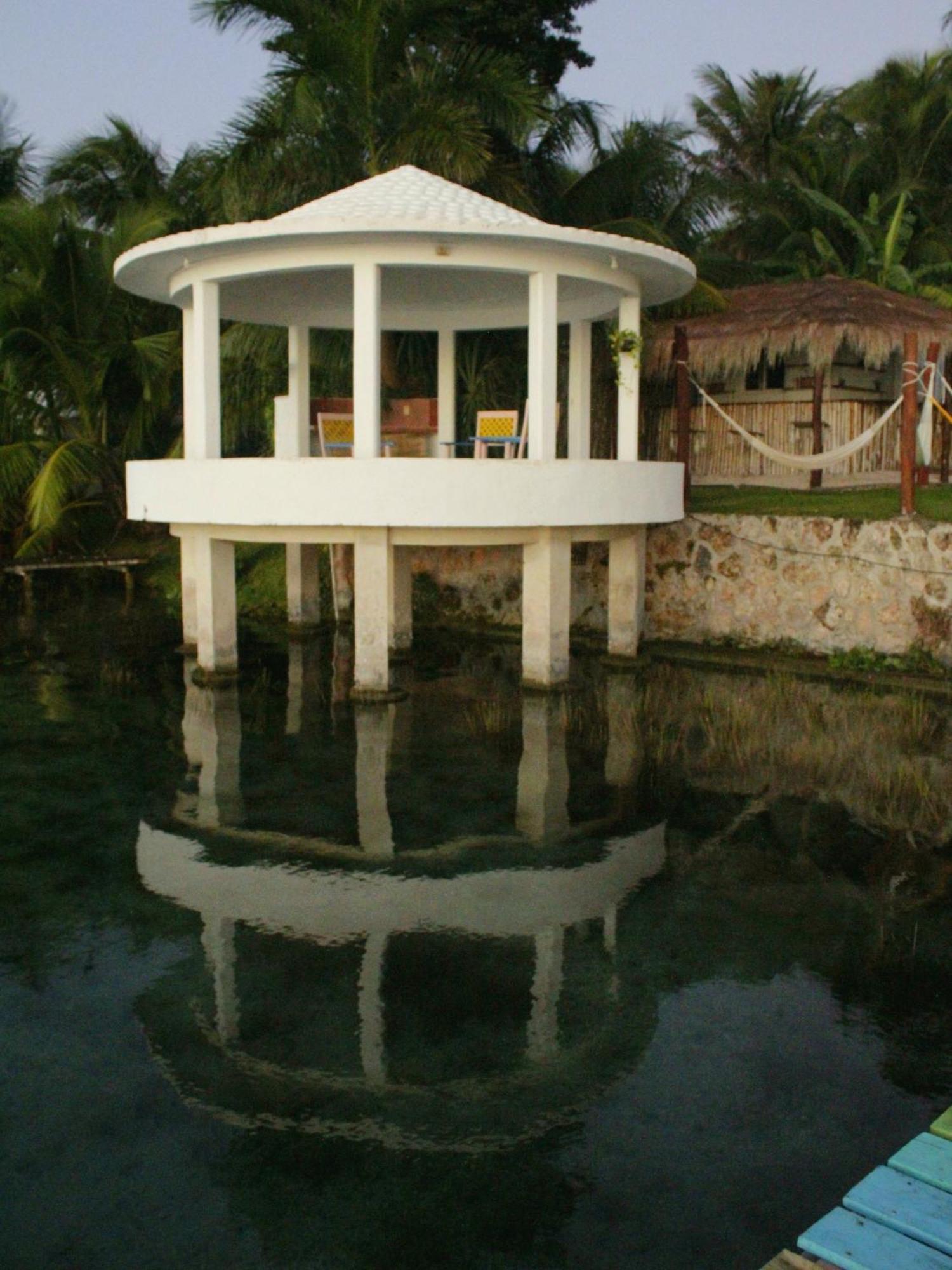 Tropic Bacalar Hotel Kültér fotó
