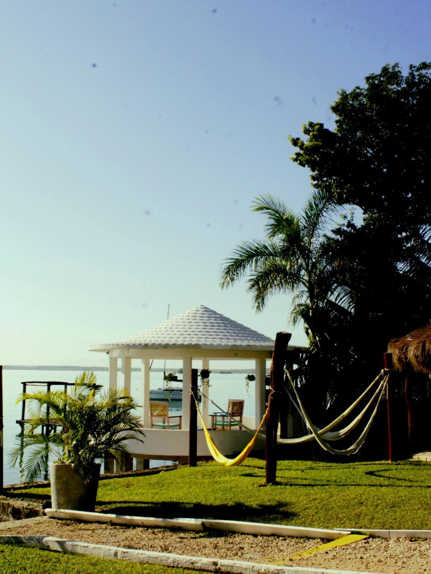 Tropic Bacalar Hotel Kültér fotó